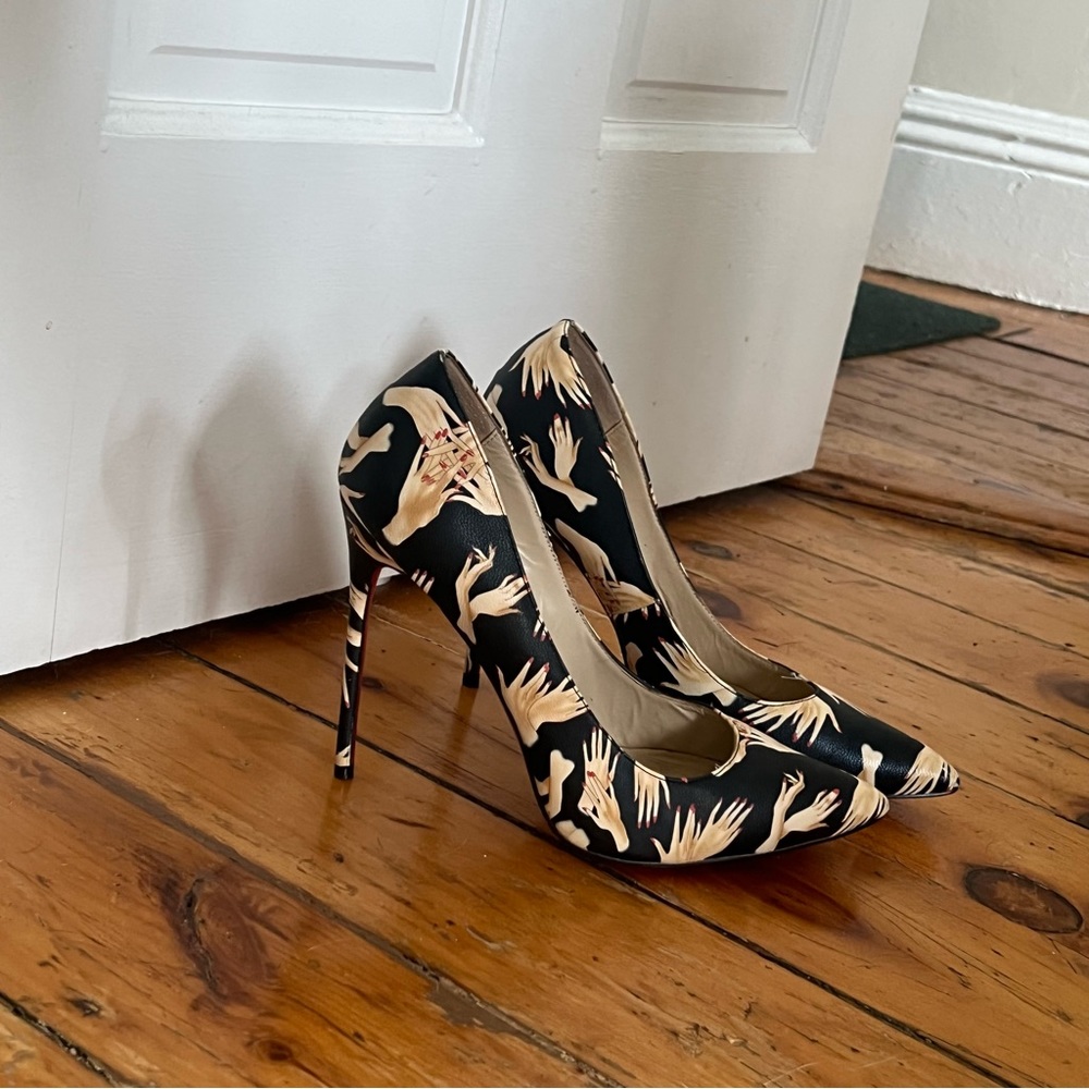 Christian Louboutin RARE size 42 So Kate